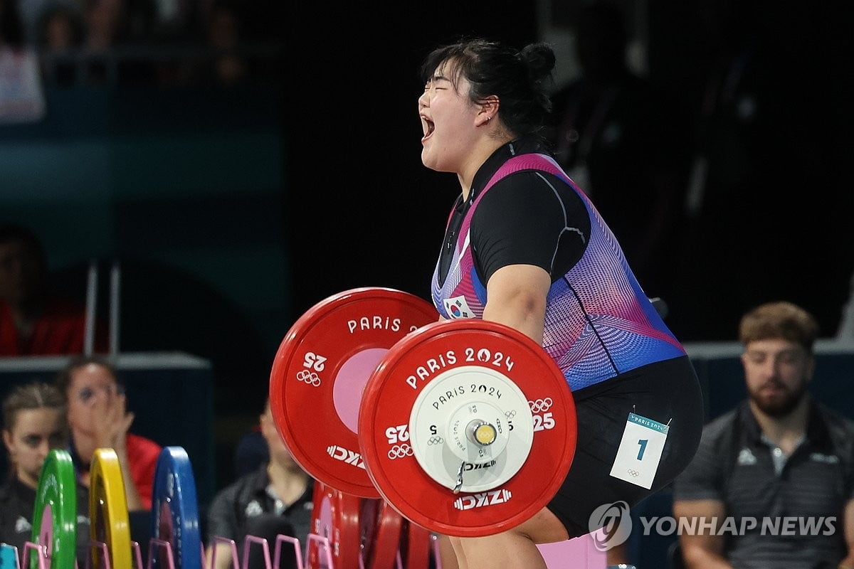 ⚽法甲战报：希纳约科、佩林传射建功 格林伍德破门难救主 马赛1-3欧塞尔