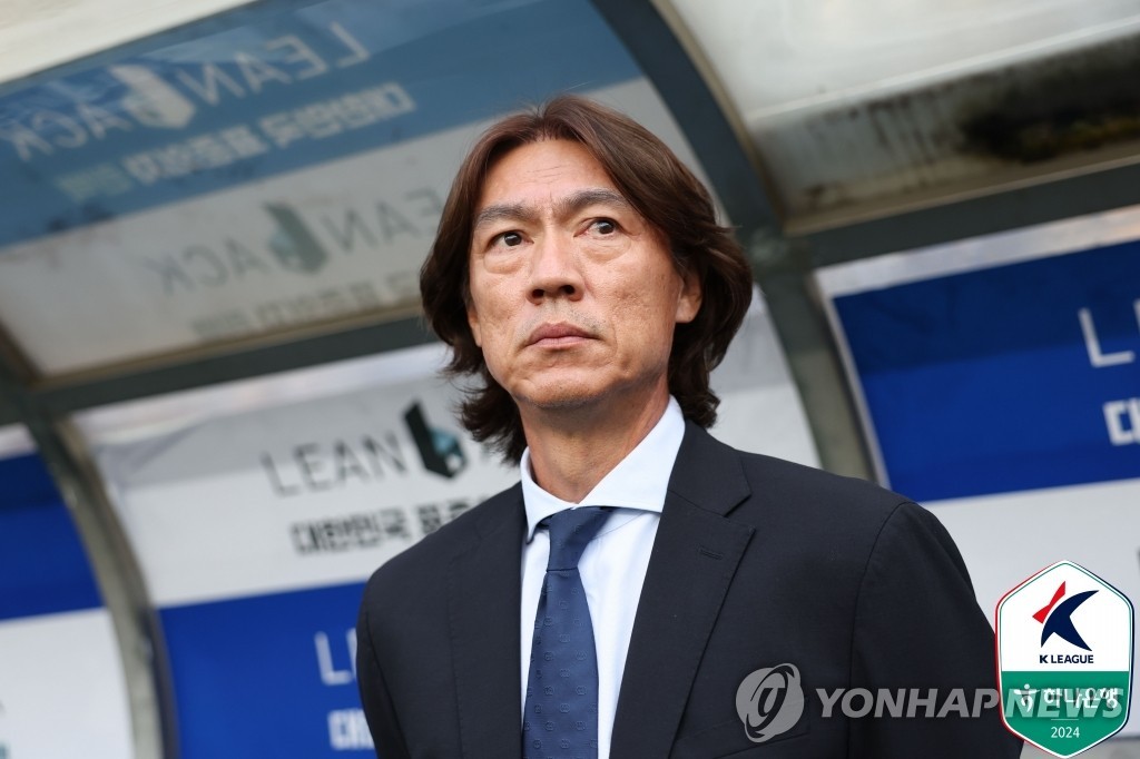 ❤️辽宁男篮探望本溪市儿童福利院 为孩子们送去球衣球鞋并捐款20万元